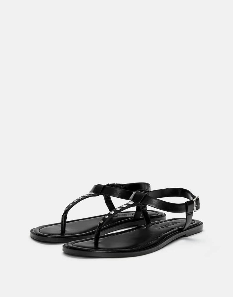 Pull & Bear - Flache Sandalen in Schwarz mit Verzierung von Pull & Bear