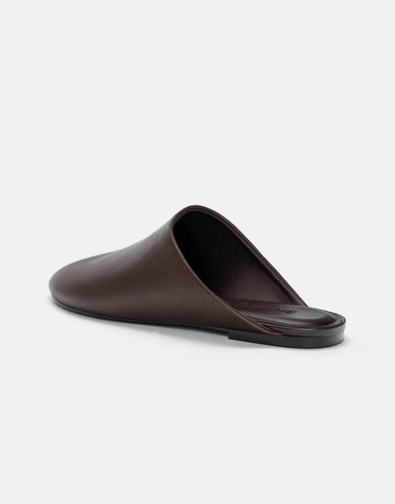 Pull & Bear - Flache Schuhe im Mules-Stil aus Leder in Braun-Brown von Pull & Bear