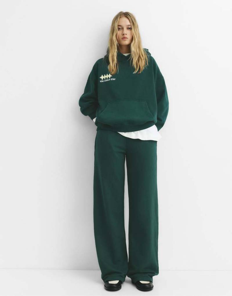 Pull & Bear - Fließende Jogginghose in Flaschengrün Pull & Bear - Fließende Jogginghose in Flaschengrün von Pull & Bear