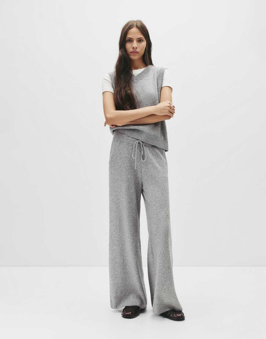 Pull & Bear - Gerade geschnittene Hose aus weichem Strick in meliertem Mittelgrau von Pull & Bear