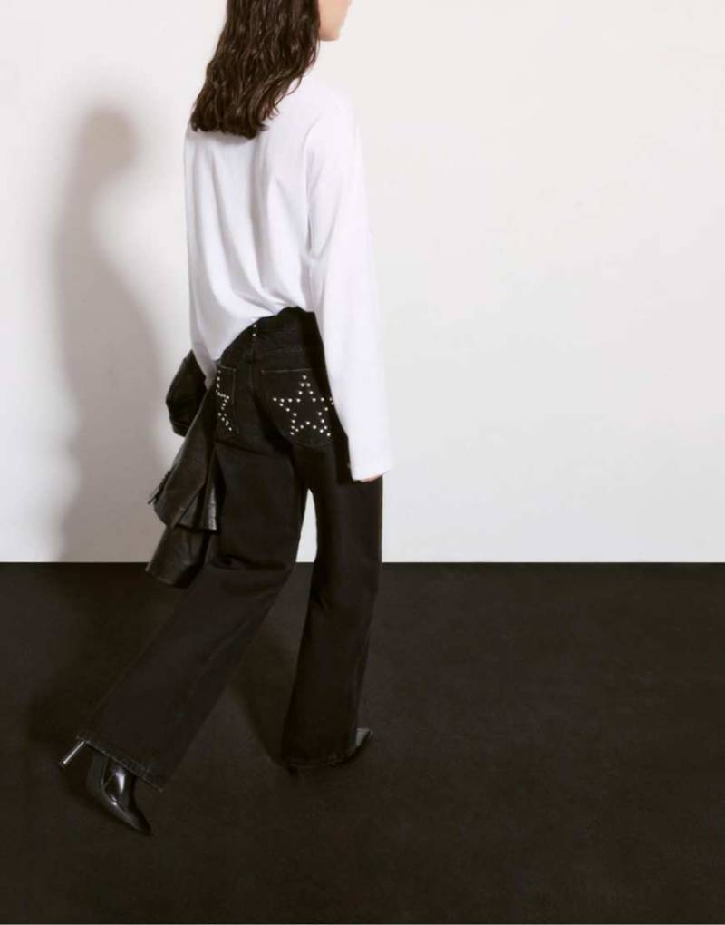 Pull & Bear - Gerade geschnittene Jeans in Schwarz mit Nieten- und Stern-Details von Pull & Bear