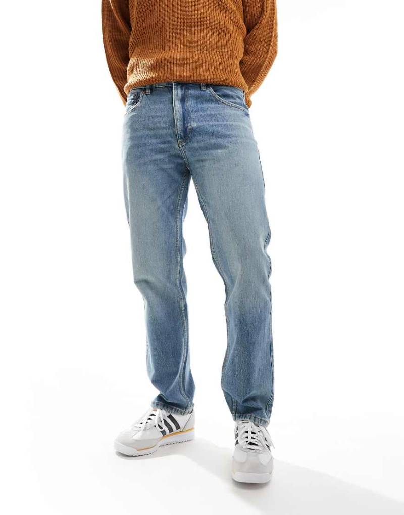 Pull & Bear - Gerade geschnittene Vintage-Jeans in blauer Dirty-Waschung von Pull & Bear