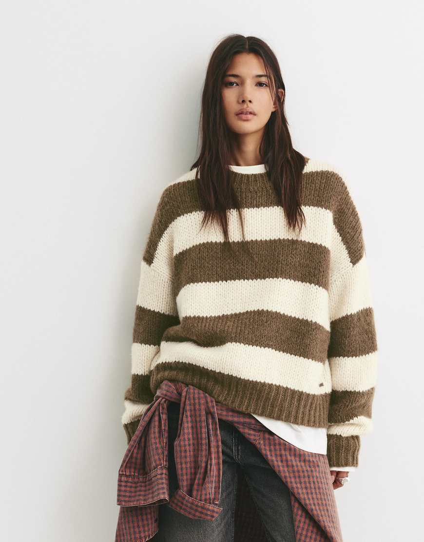 Pull & Bear - Gestreifter Grobstrick-Pullover in Braun-Brown Pull & Bear - Gestreifter Grobstrick-Pullover in Braun-Brown von Pull & Bear