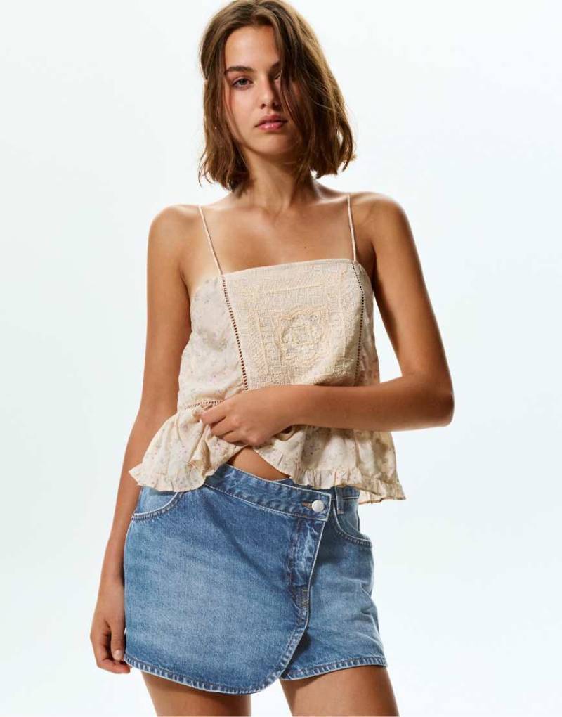Pull & Bear - Gewickelter Mini-Jeansrock in Mittelblau von Pull & Bear