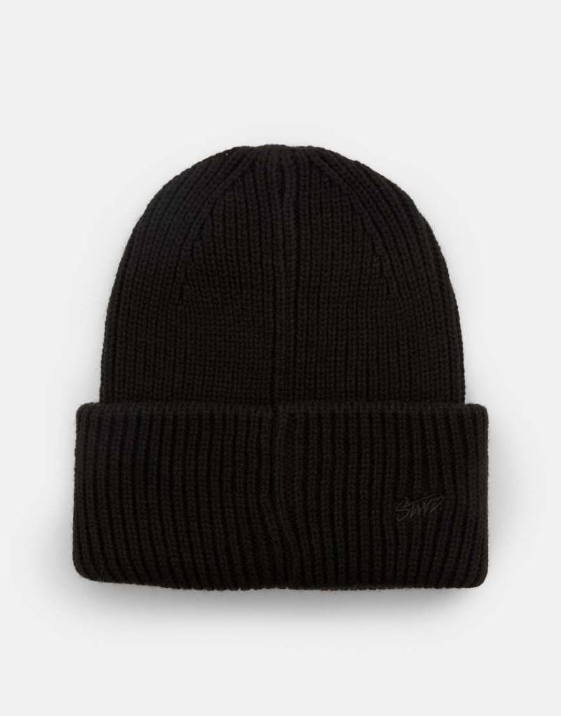 Pull & Bear - Grob gestrickte Mütze in Schwarz von Pull & Bear