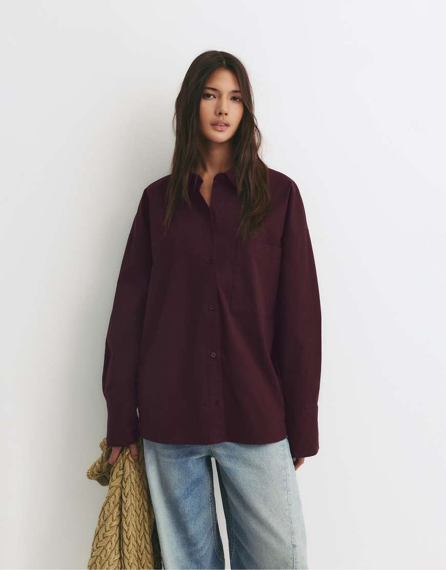 Pull & Bear - Hemdbluse in Burgunderrot mit Rückenausschnitt-Brown von Pull & Bear