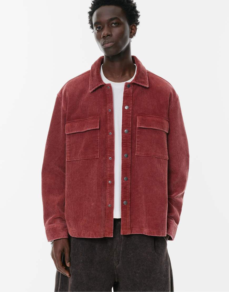 Pull & Bear - Hemdjacke aus Cord in rötlichem Ton-Rot von Pull & Bear