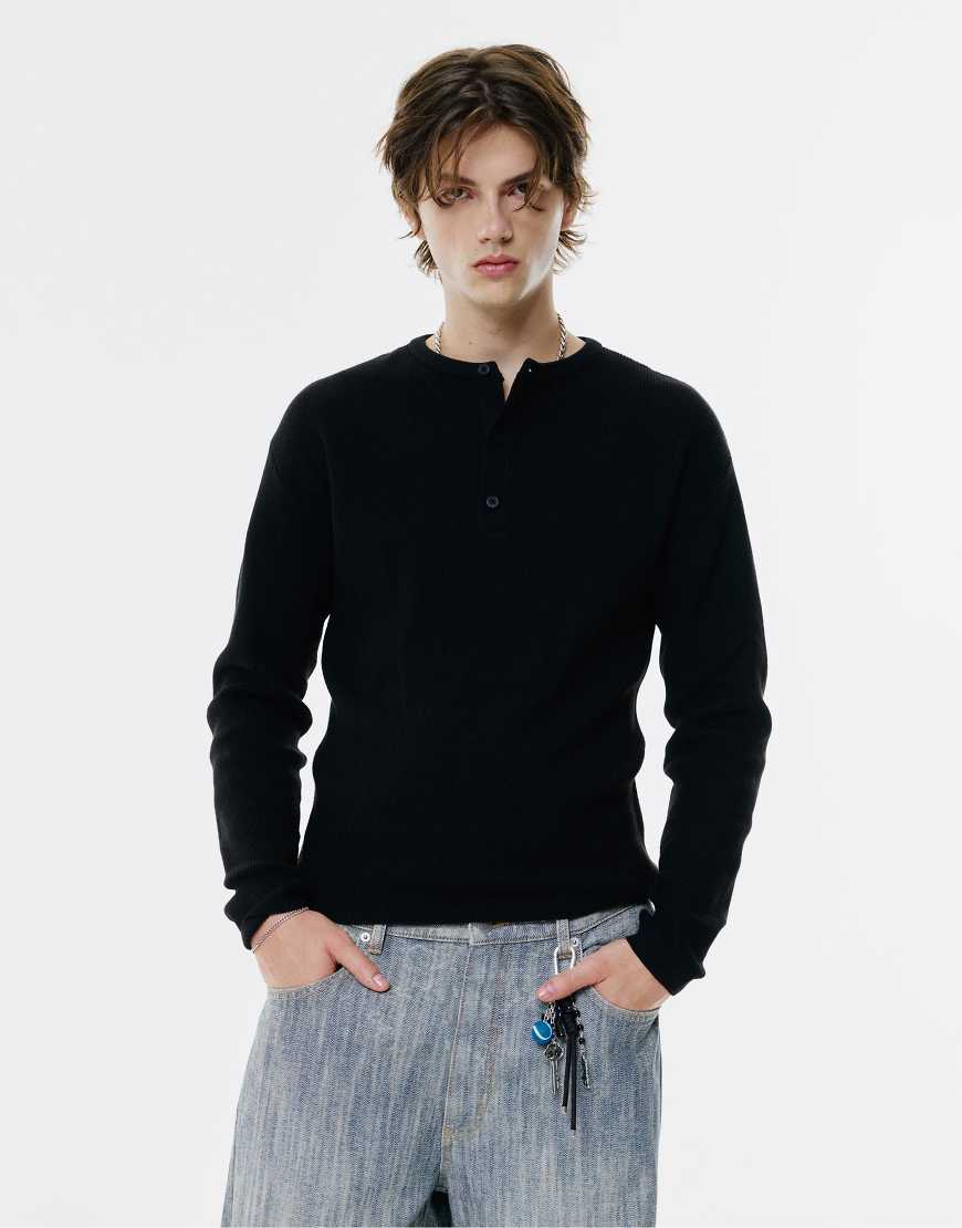 Pull & Bear - Henley-Pullover in Schwarz von Pull & Bear