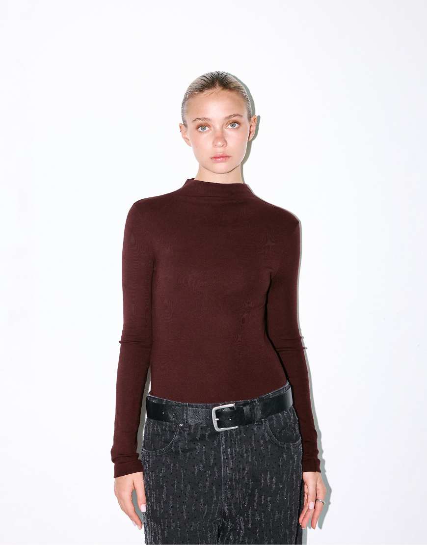 Pull & Bear - Hochgeschlossener Body in Burgunderrot von Pull & Bear