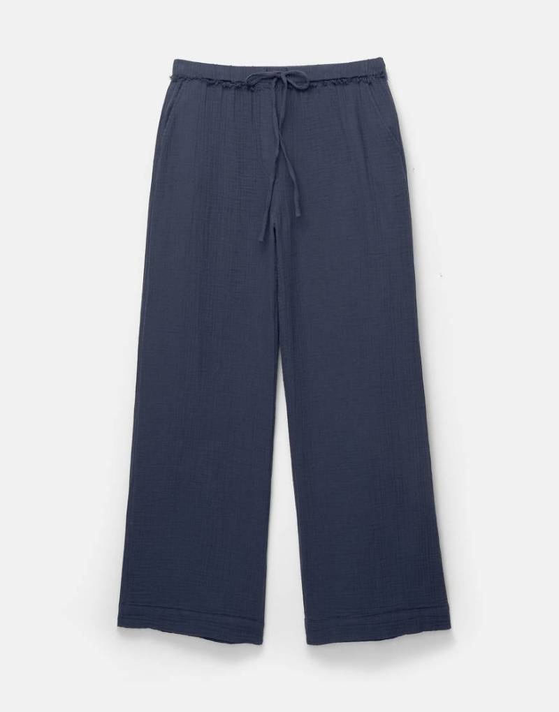 Pull & Bear - Hose in Marineblau mit weitem Bein und Knitterstruktur von Pull & Bear