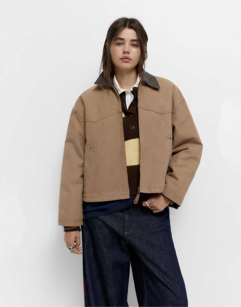 Pull & Bear - Jacke in Ocker mit kombiniertem Kragen und Nähten-Brown von Pull & Bear