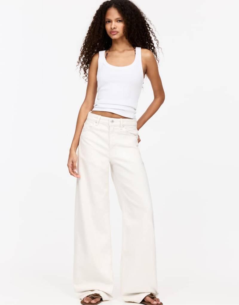 Pull & Bear - Jeans in Beige mit weitem Bein und hohem Bund-Neutral von Pull & Bear