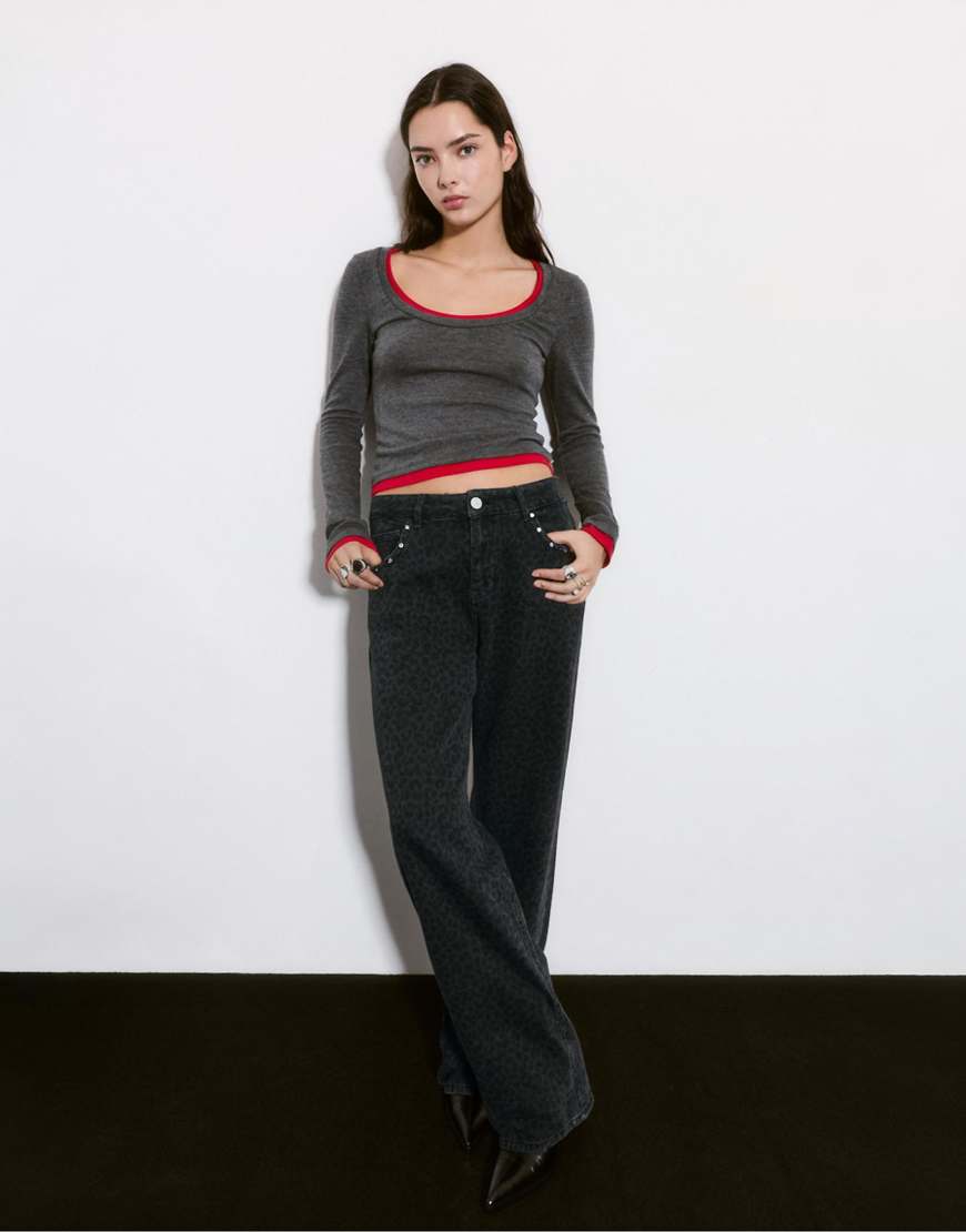 Pull & Bear - Jeans in Grau mit Leopardenmuster und Nieten von Pull & Bear