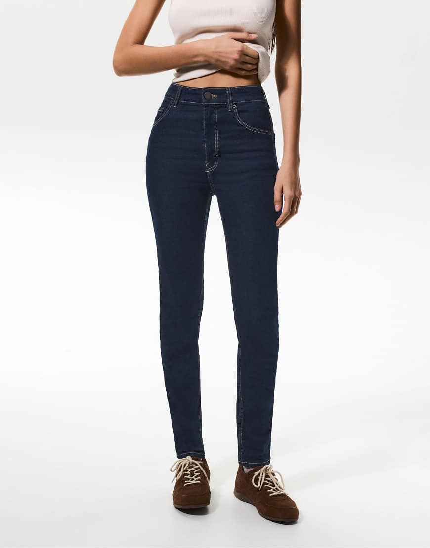 Pull & Bear - Jeans in Marineblau mit engem Schnitt und hohem Bund von Pull & Bear