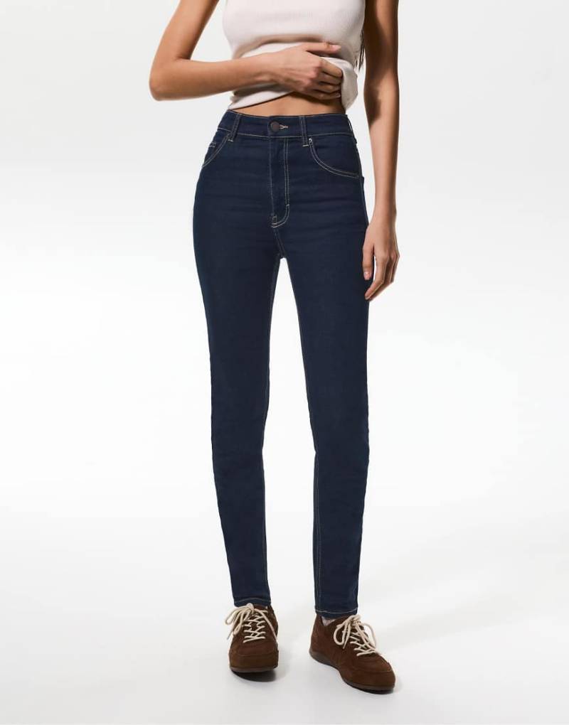 Pull & Bear - Jeans in Marineblau mit engem Schnitt und hohem Bund von Pull & Bear
