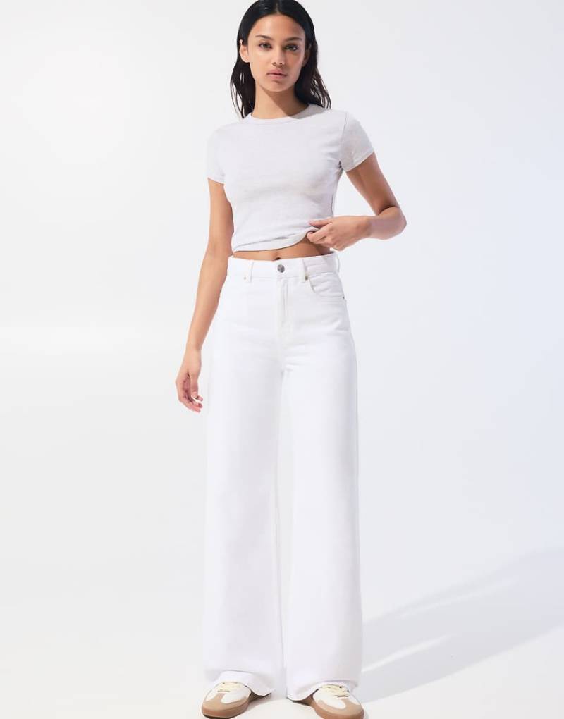 Pull & Bear - Jeans in Weiß mit weitem Schnitt und hohem Bund Pull & Bear - Jeans in Weiß mit weitem Schnitt und hohem Bund von Pull & Bear
