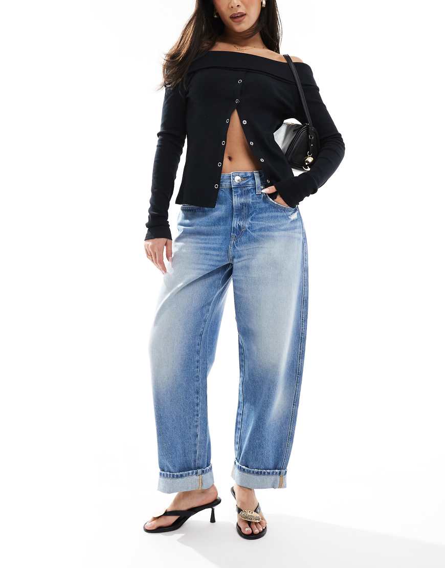 Pull & Bear - Jeans in verwaschenem Blau mit Ballonbeinschnitt Pull & Bear - Jeans in verwaschenem Blau mit Ballonbeinschnitt von Pull & Bear