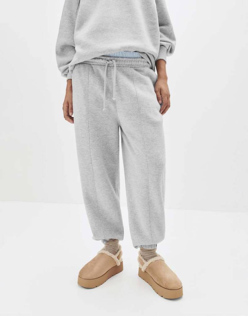 Pull & Bear - Jogginghose in meliertem Grau mit Ziernaht von Pull & Bear