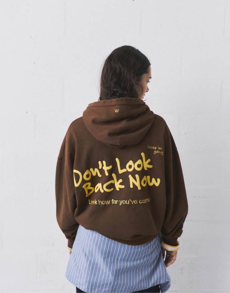 Pull & Bear - Kapuzenpullover in Braun mit gestickten Herzen-Brown von Pull & Bear