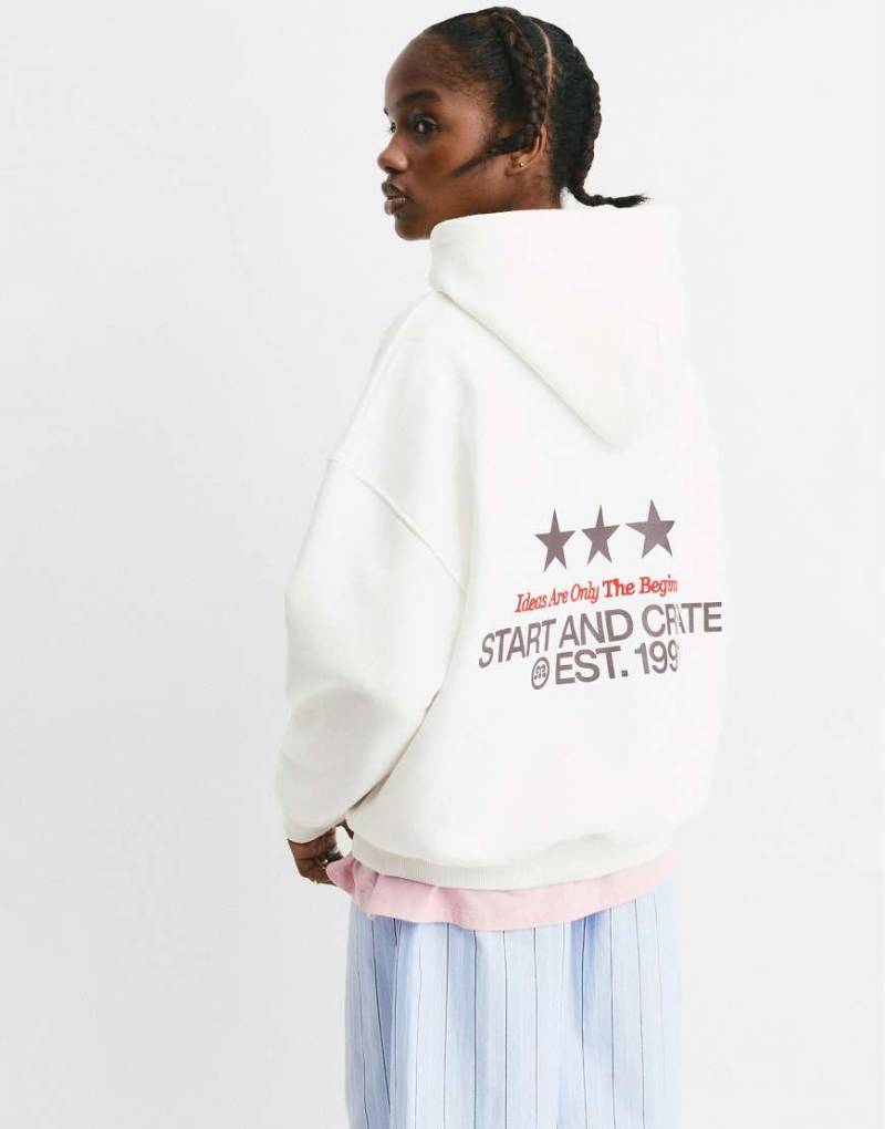 Pull & Bear - Kapuzenpullover in Eis-Weiß mit Grafik von Pull & Bear