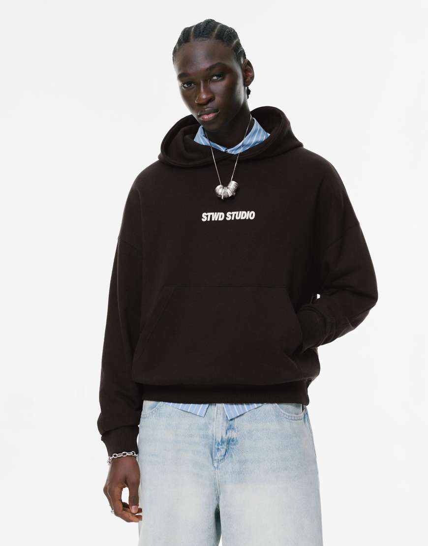 Pull & Bear - Kapuzenpullover in Schwarz mit „STWD Studio"-Print von Pull & Bear