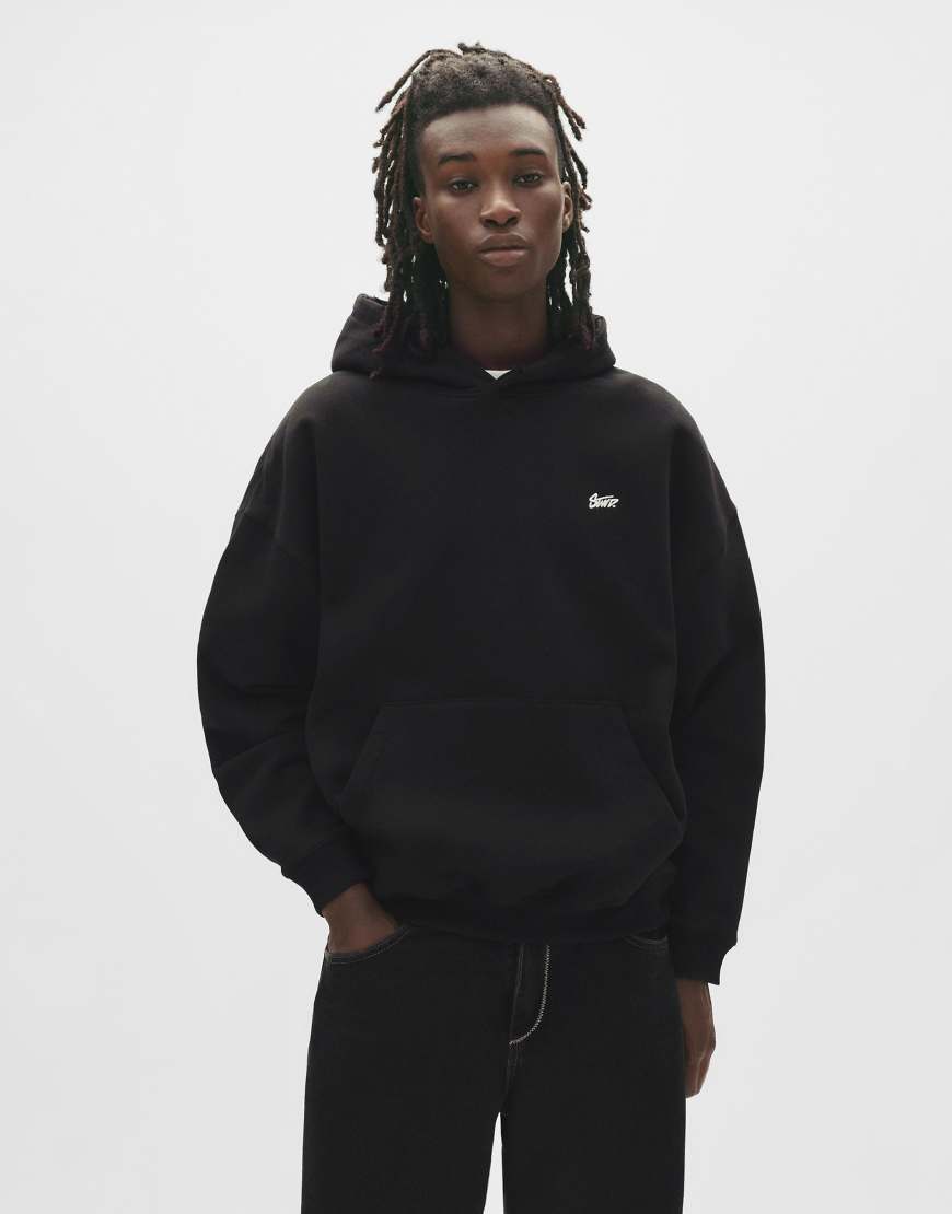 Pull & Bear - Kapuzenpullover in Schwarz mit Stwd-Logo-Stickerei von Pull & Bear