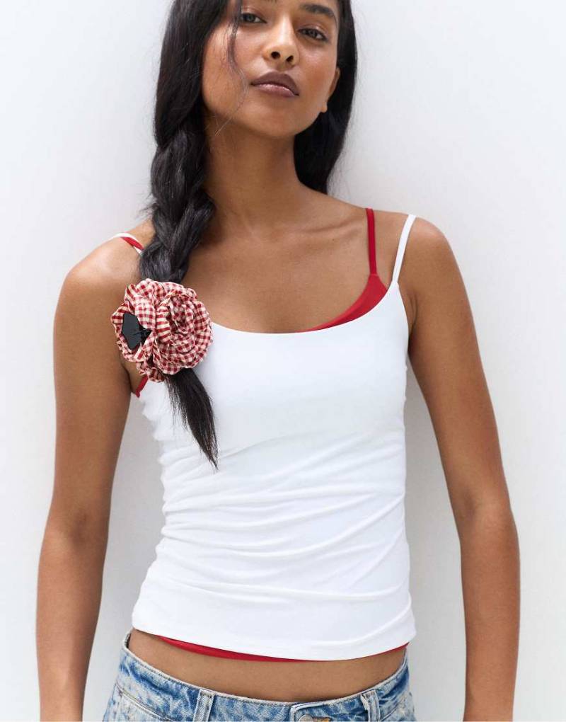 Pull & Bear - Karierte Haarspange in Rot mit Blumendesign Pull & Bear - Karierte Haarspange in Rot mit Blumendesign von Pull & Bear