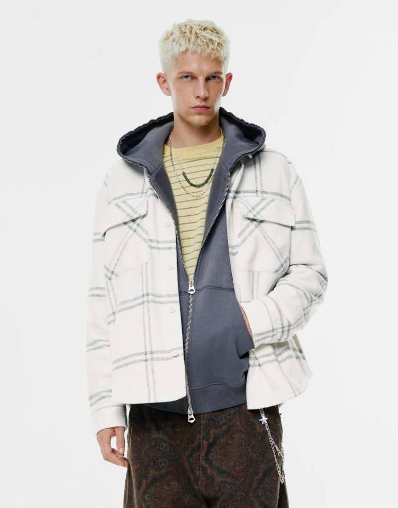 Pull & Bear - Karierte Hemdjacke in Wollweiß von Pull & Bear