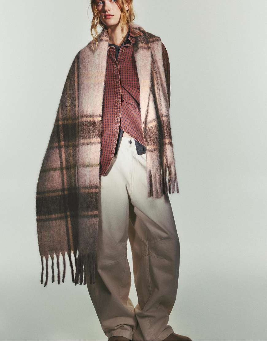 Pull & Bear - Karierter Schal in Rosa von Pull & Bear