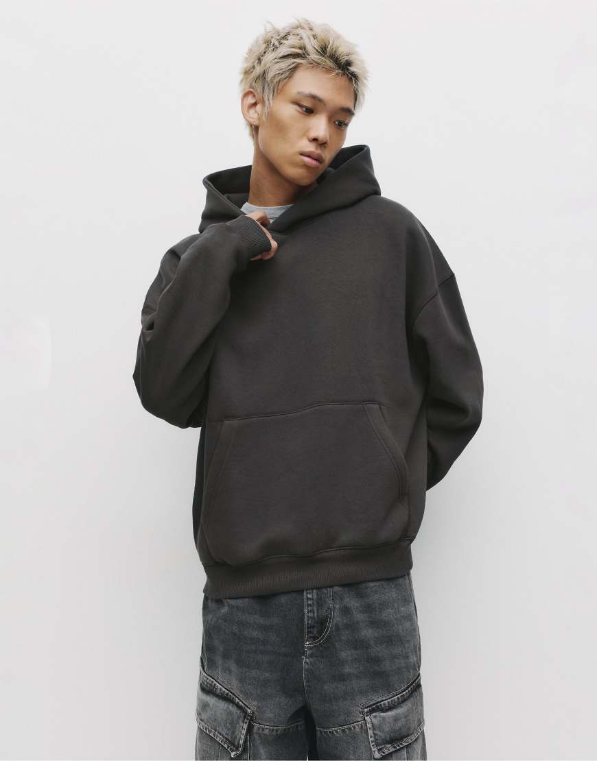 Pull & Bear - Kastiges Sweatshirt in Grau mit Kapuze Pull & Bear - Kastiges Sweatshirt in Grau mit Kapuze von Pull & Bear
