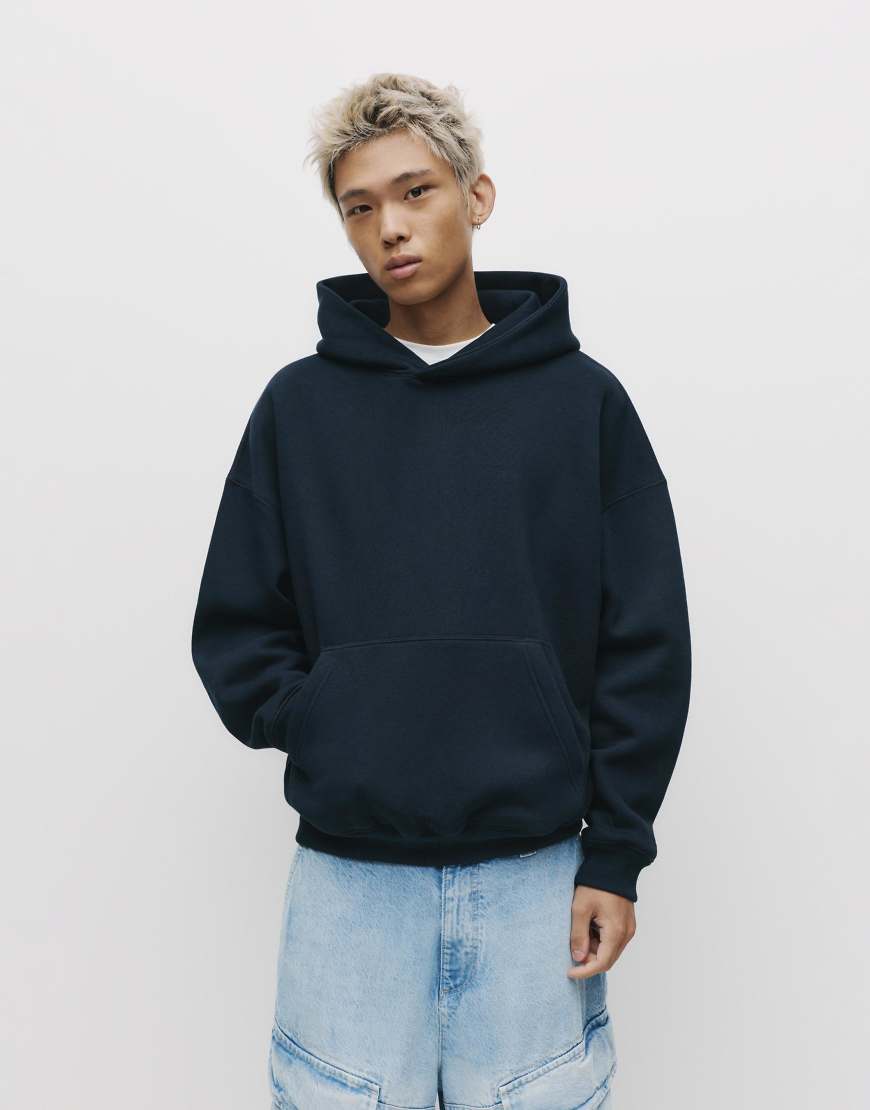 Pull & Bear - Kastiges Sweatshirt in Marineblau mit Kapuze Pull & Bear - Kastiges Sweatshirt in Marineblau mit Kapuze von Pull & Bear