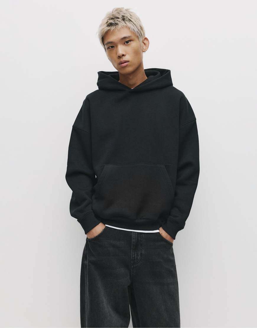 Pull & Bear - Kastiges Sweatshirt in Schwarz mit Kapuze von Pull & Bear