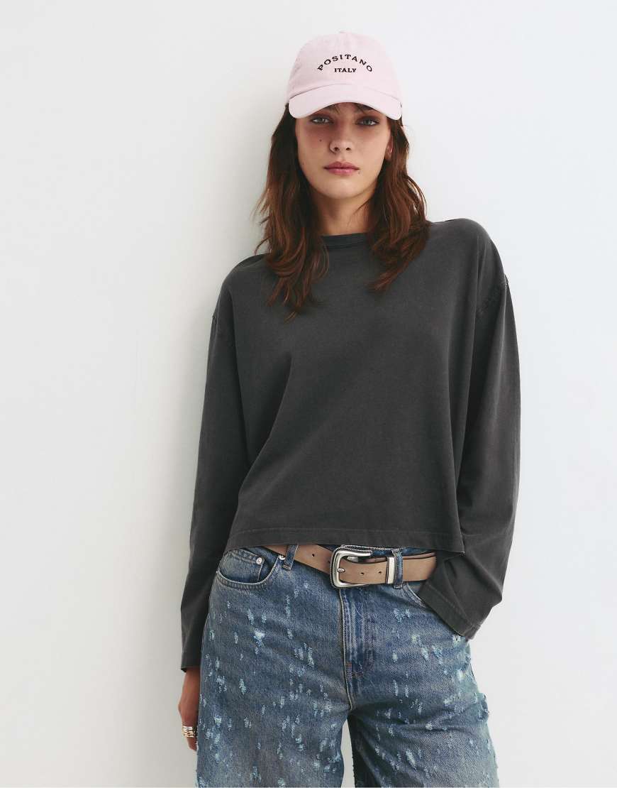 Pull & Bear - Kastiges T-Shirt in grau gestreift Pull & Bear - Kastiges T-Shirt in grau gestreift von Pull & Bear