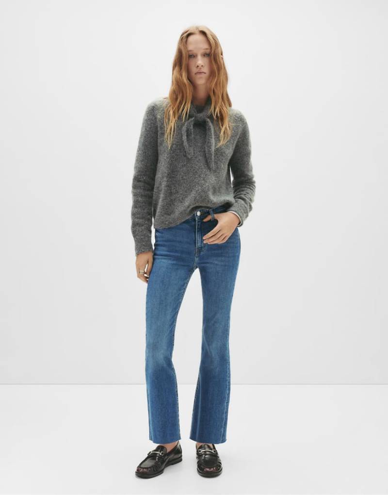Pull & Bear - Kick-Flare-Jeans in Mittelblau von Pull & Bear