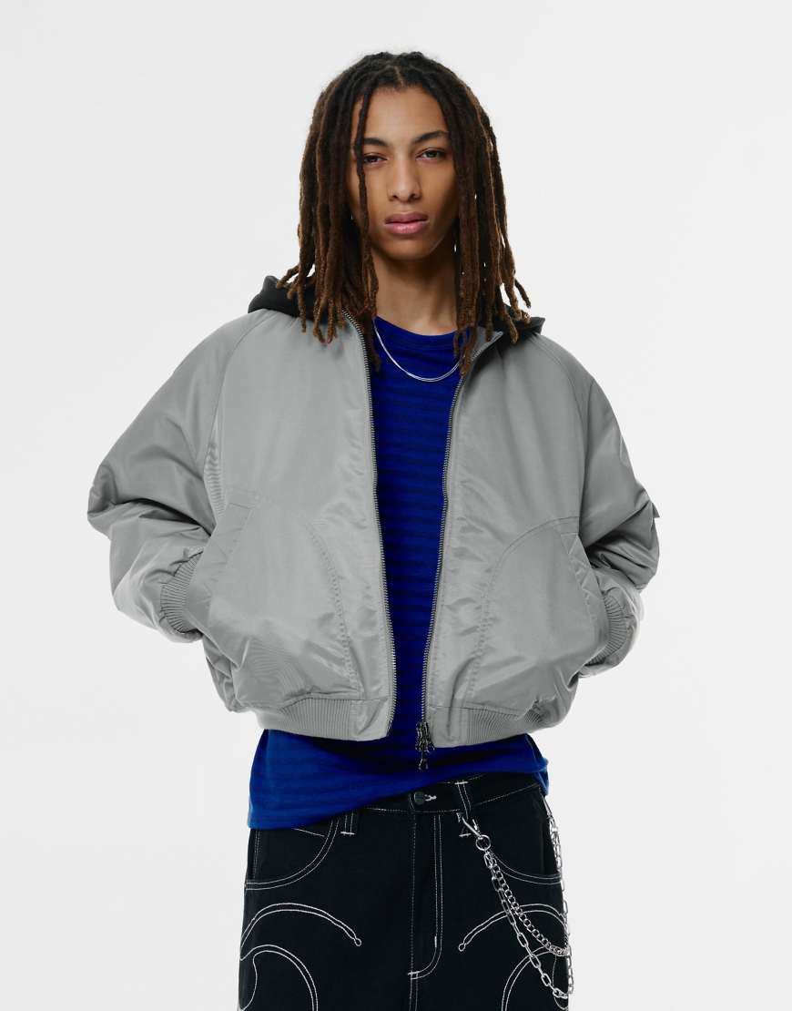 Pull & Bear - Kombinierte Kapuzen-Bomberjacke in Grau von Pull & Bear