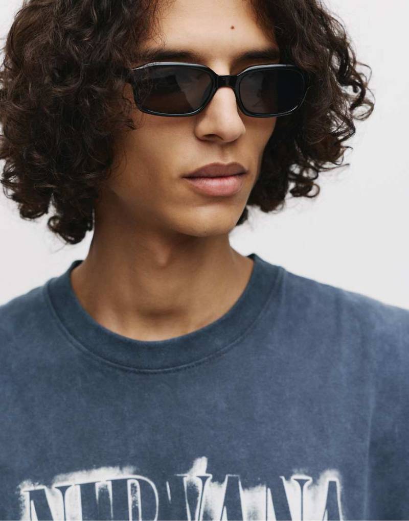 Pull & Bear - Kunstharz-Sonnenbrille in Schwarz von Pull & Bear