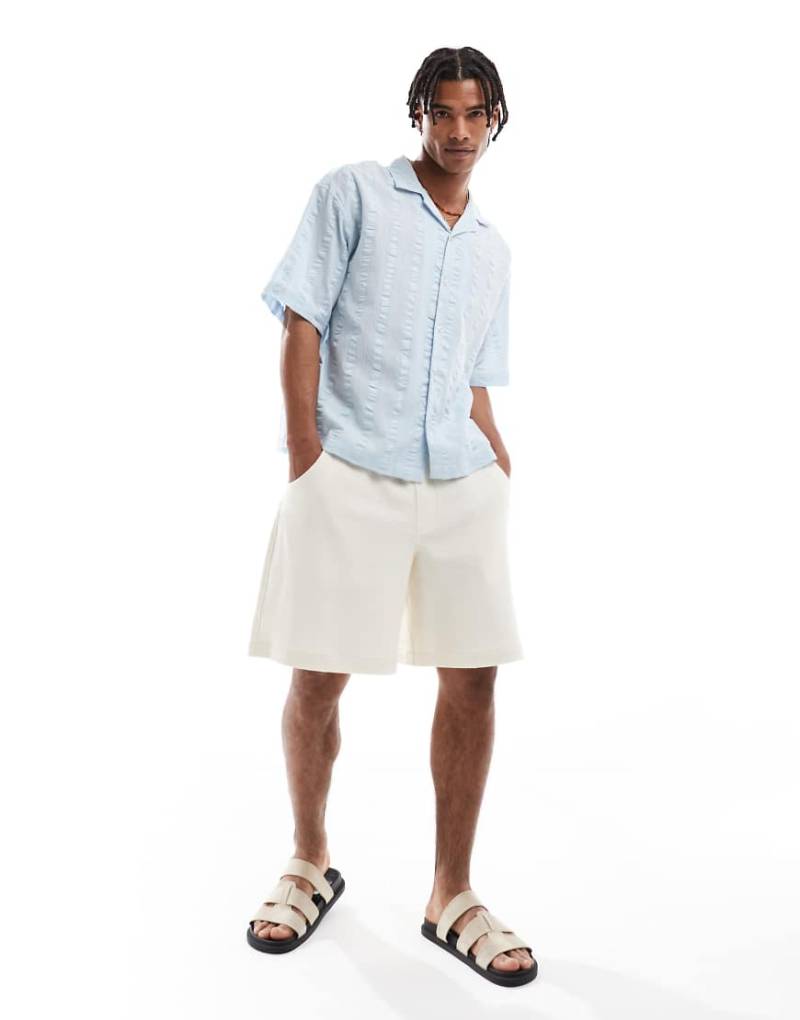 Pull & Bear - Kurzärmliges, strukturiertes Hemd in Babyblau von Pull & Bear