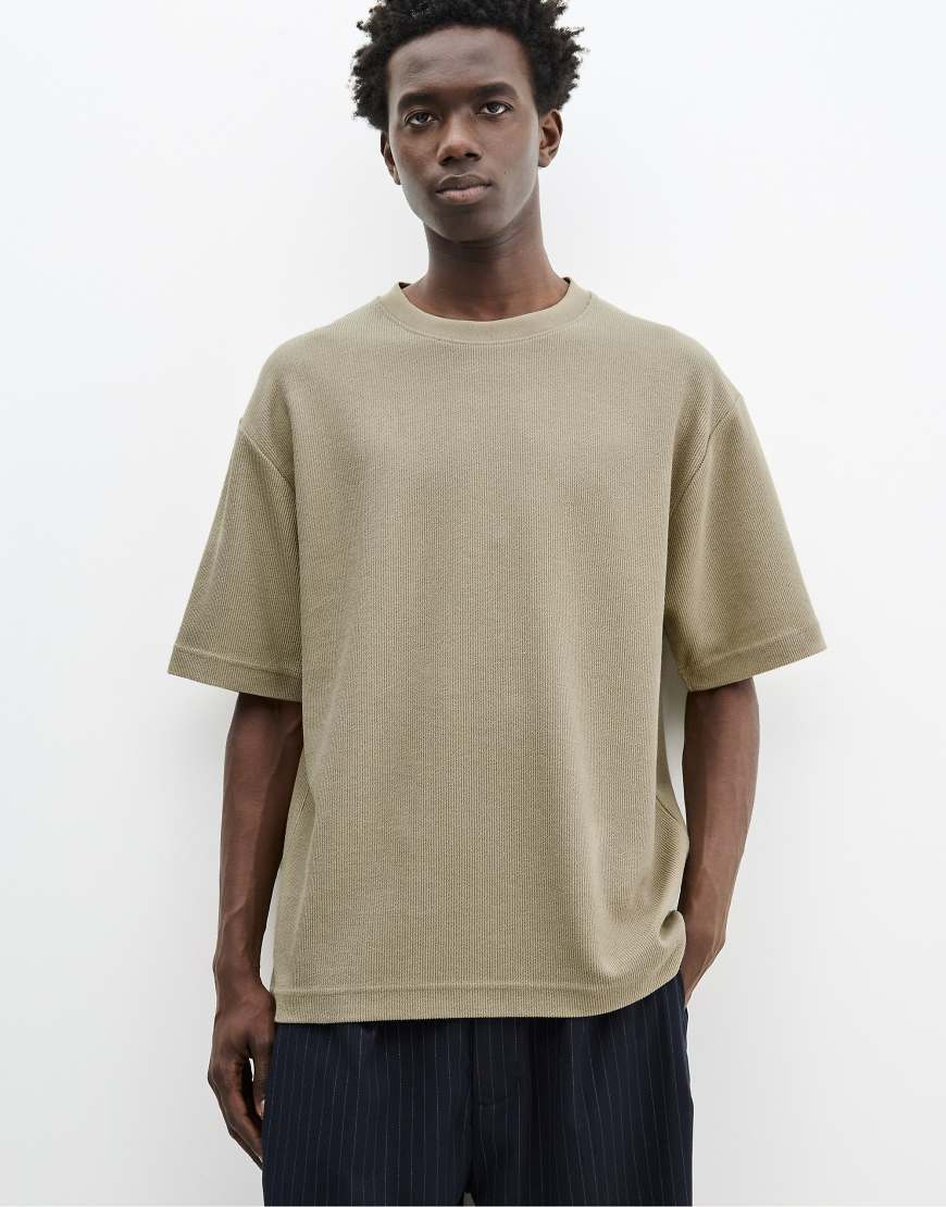 Pull & Bear - Kurzärmliges, strukturiertes Sweatshirt in Sand-Neutral von Pull & Bear