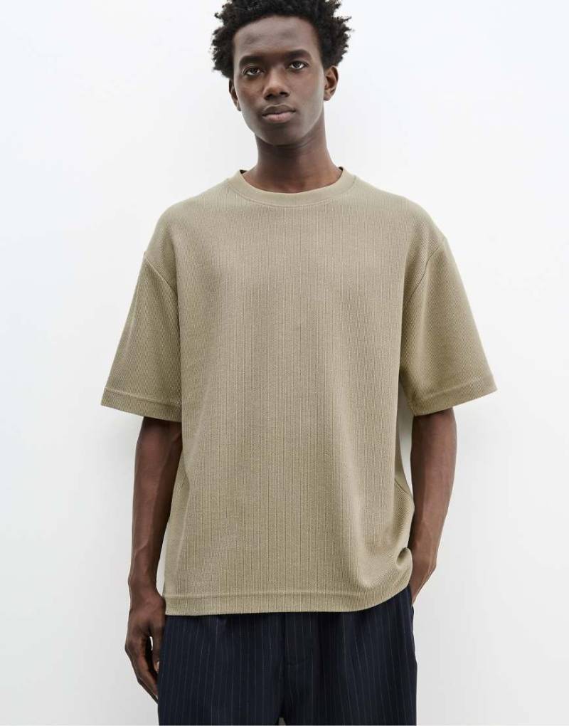 Pull & Bear - Kurzärmliges, strukturiertes Sweatshirt in Sand-Neutral von Pull & Bear