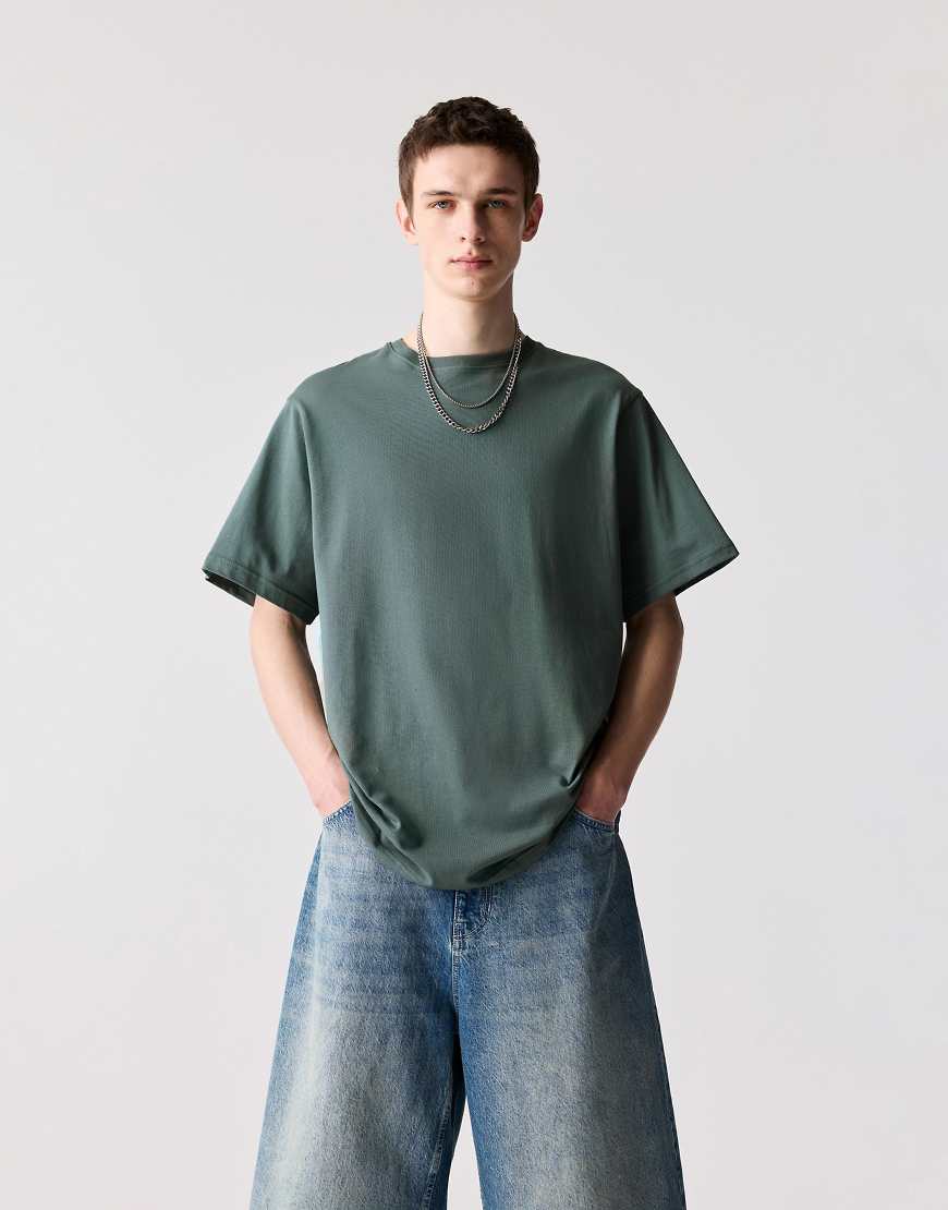 Pull & Bear - Kurzärmliges Basic-T-Shirt aus Baumwolle in Smaragdgrün von Pull & Bear