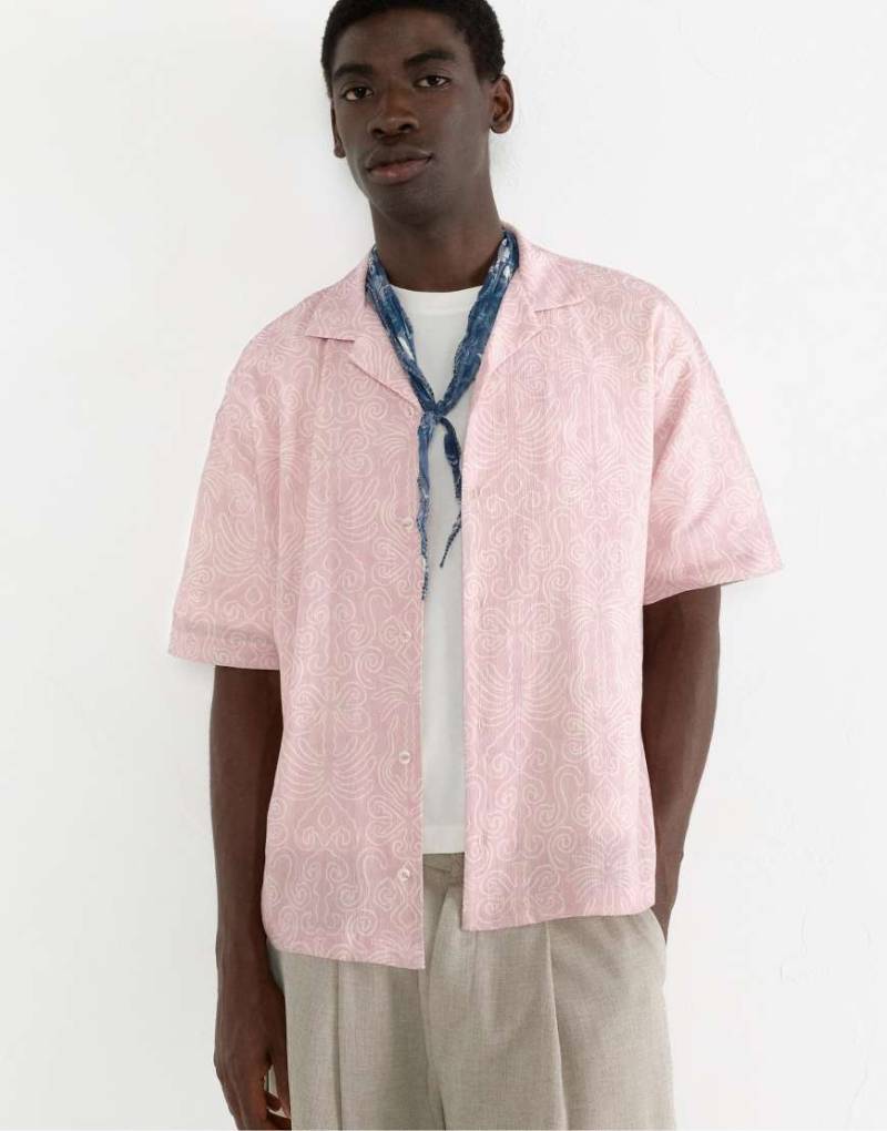 Pull & Bear - Kurzärmliges Hemd in Rosé mit Print-Rosa von Pull & Bear