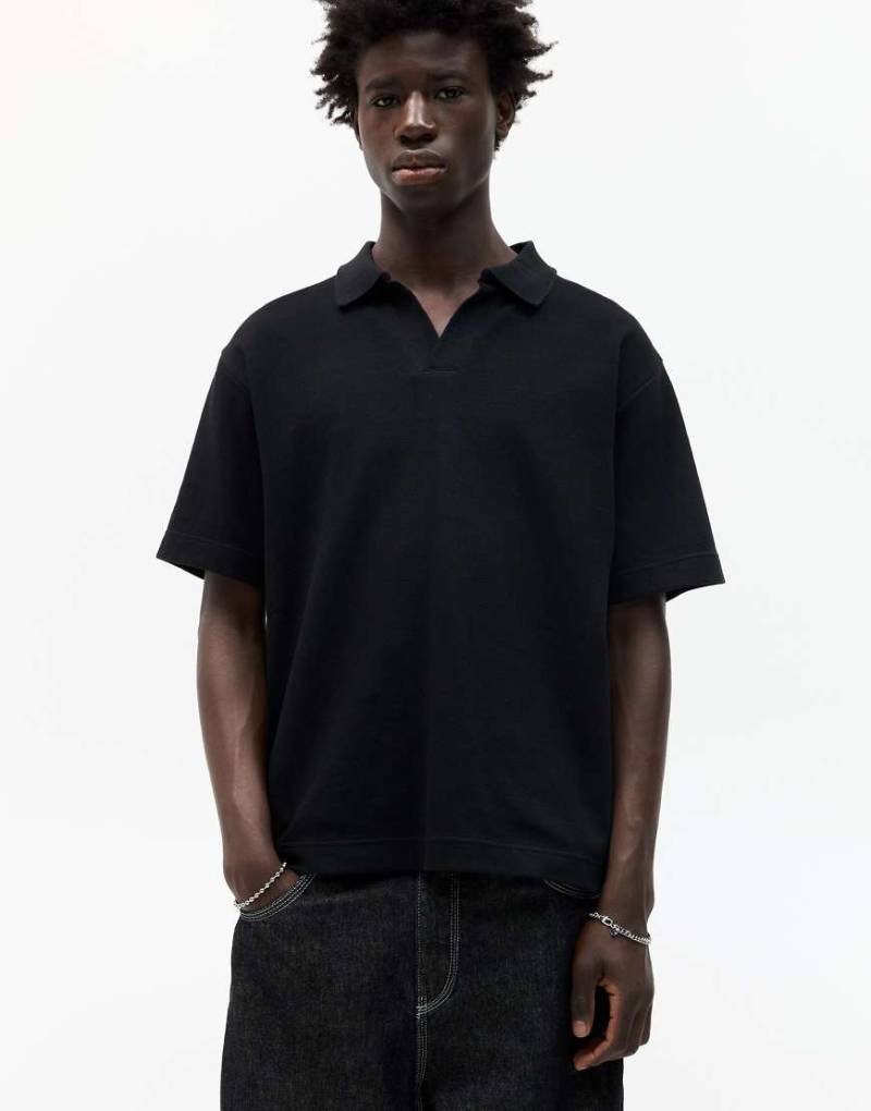 Pull & Bear - Kurzärmliges Polohemd in Schwarz von Pull & Bear