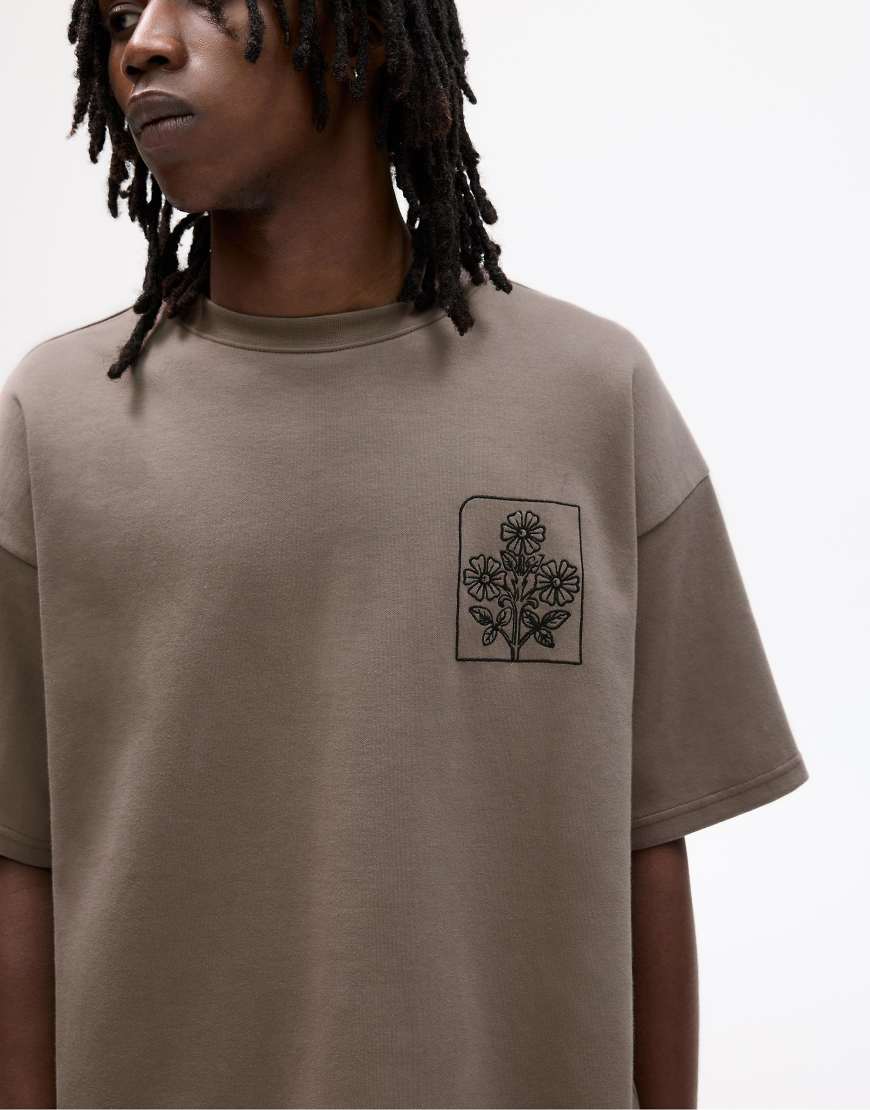 Pull & Bear - Kurzärmliges Sweatshirt aus Interlock-Stoff in Ocker-Braun Pull & Bear - Kurzärmliges Sweatshirt aus Interlock-Stoff in Ocker-Braun von Pull & Bear