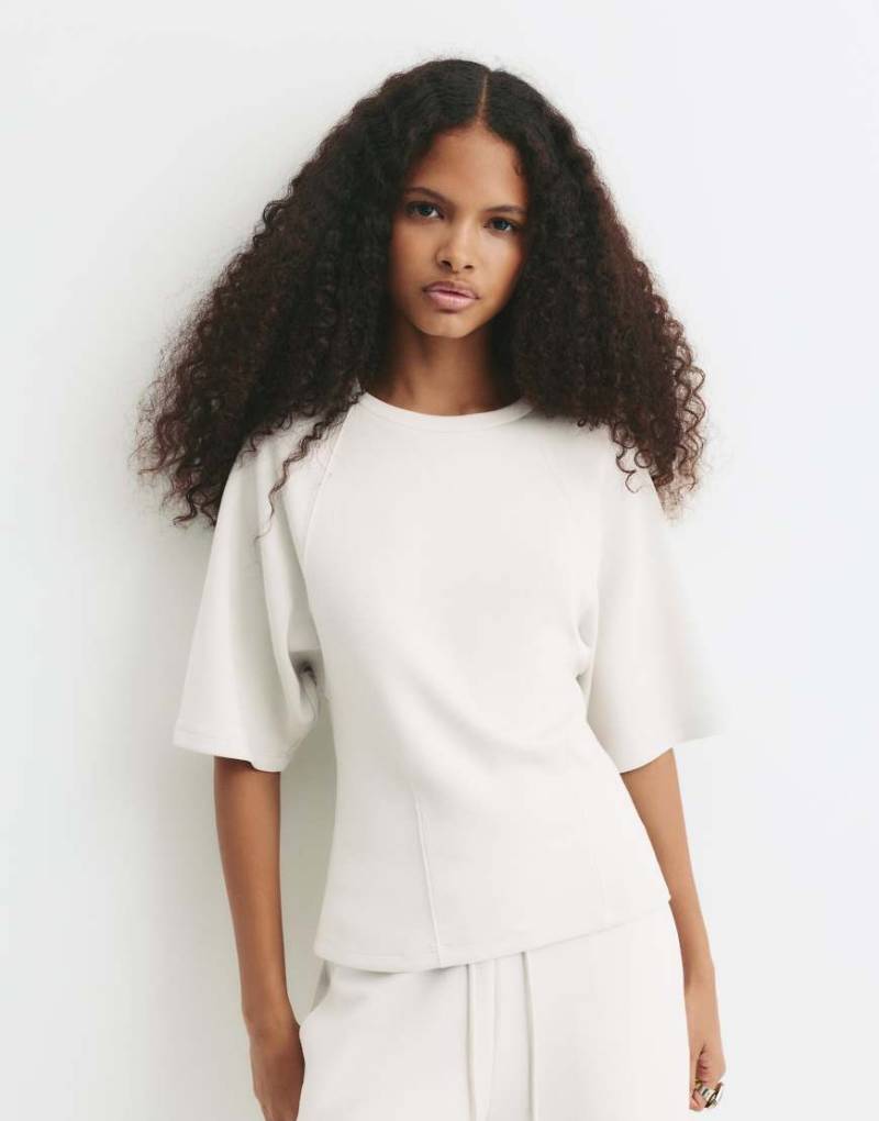 Pull & Bear - Kurzärmliges Sweatshirt in Beige-Neutral von Pull & Bear