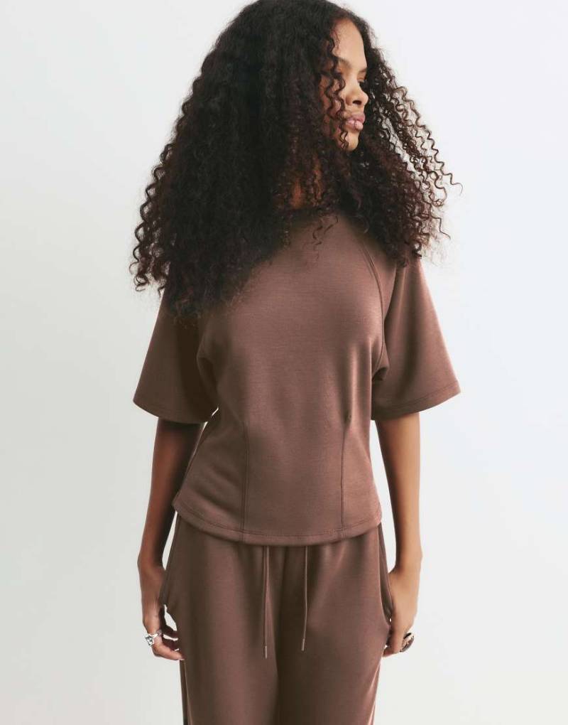 Pull & Bear - Kurzärmliges Sweatshirt in Braun-Brown von Pull & Bear