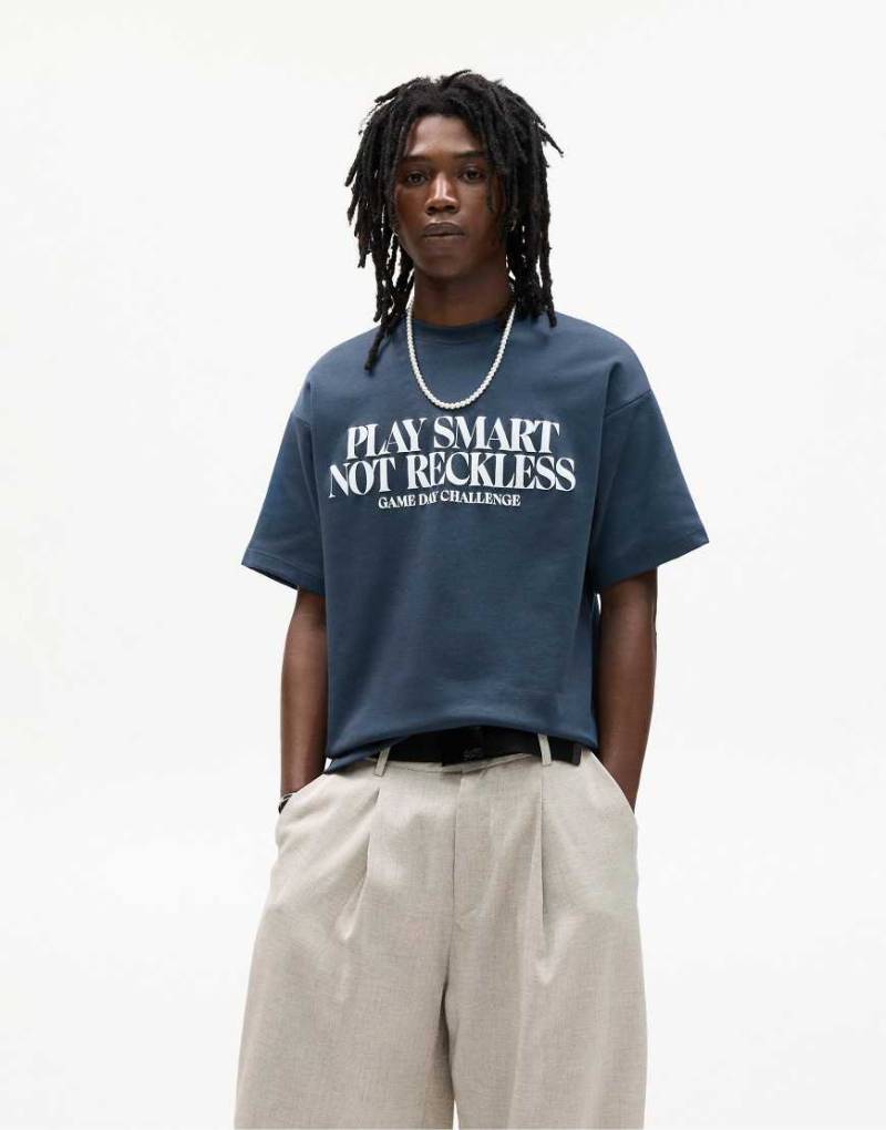 Pull & Bear - Kurzärmliges Sweatshirt in Marineblau mit Stickerei von Pull & Bear