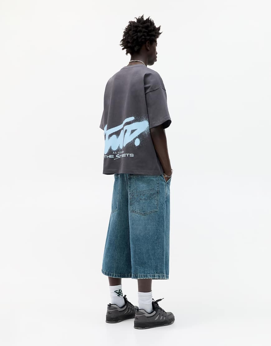 Pull & Bear - Kurzärmliges T-Shirt in Grau mit „STWD"-Graffitti-Grafik von Pull & Bear