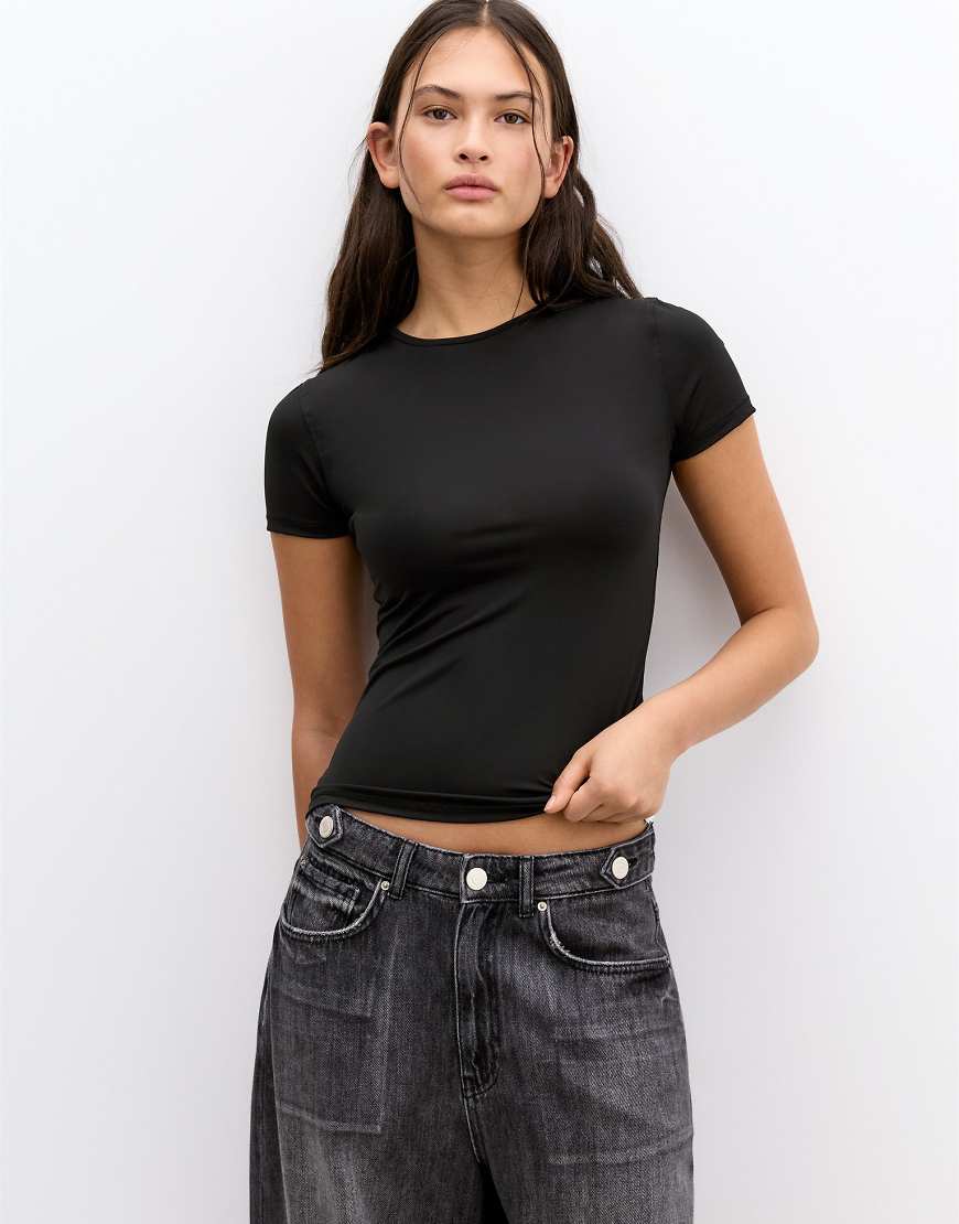 Pull & Bear - Kurzärmliges T-Shirt in Schwarz aus Polyamid von Pull & Bear