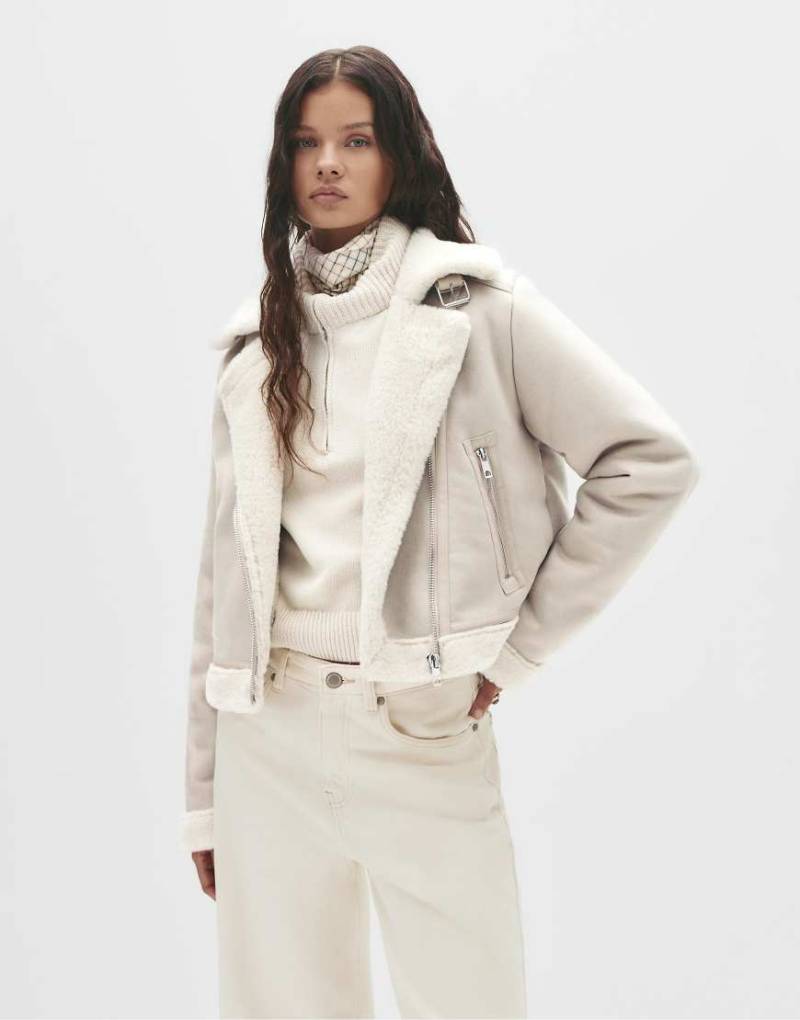 Pull & Bear - Kurze, doppelseitige Jacke in Beige-Neutral von Pull & Bear