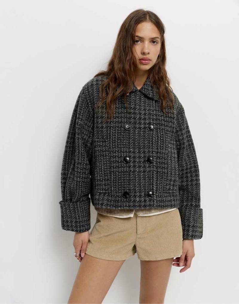 Pull & Bear - Kurzer, karierter Mantel aus Filz in Cremeweiß-Grau von Pull & Bear